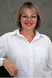 Frau Maike Horbach